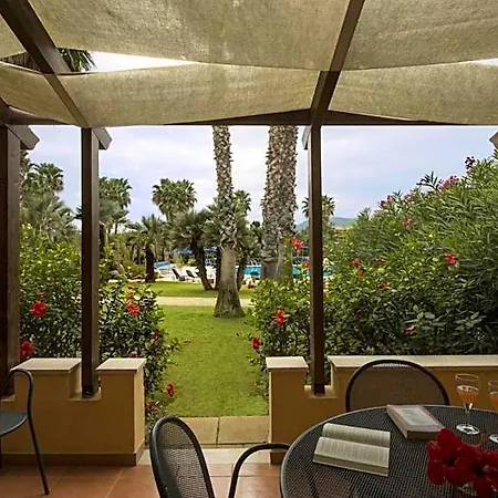 Tranquil Lantana 1 Bedroom Sleeps 5 ホテル プーラ